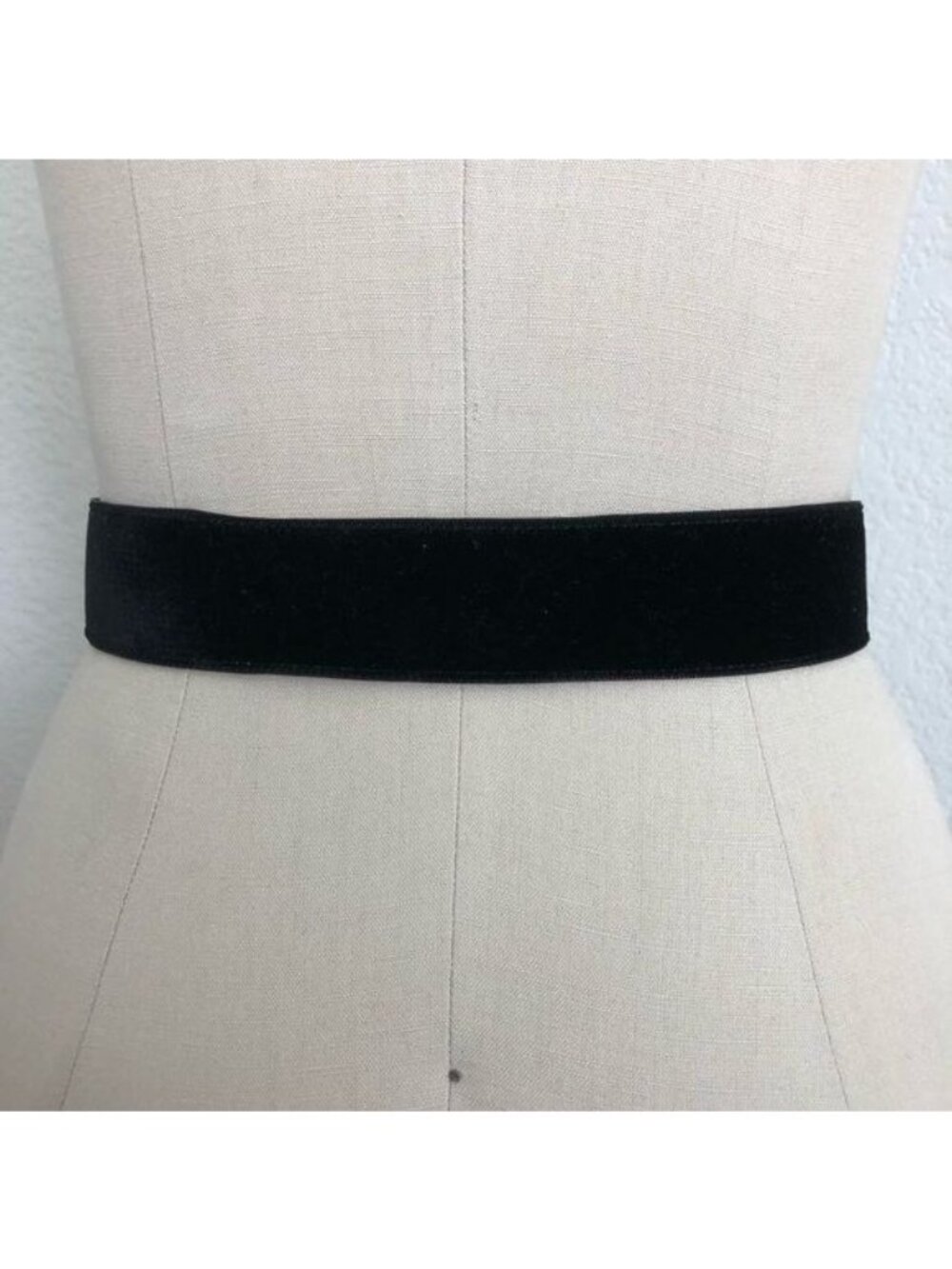 Louis Vuitton Velvet Leather Backed Branded Logo Buckle Belt - Picture 10 of 11